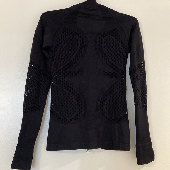 Fabletics Black Mesh Design Fitted Jacket w/ thumb holes (XS) - Picture 5 of 10